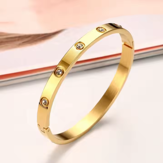 Divine 18k Gold Bracelet