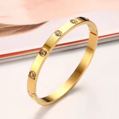 Divine 18k Gold Bracelet