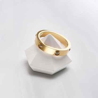 Divine 18k Gold Ring